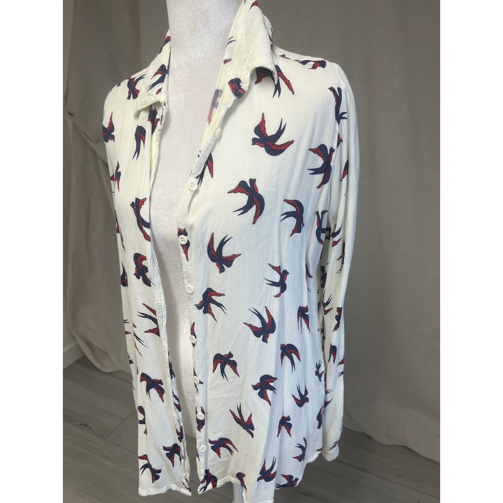 Ruby Rocks Blouse Womens Sz 8 White Swallow Bird Print Button Down Crepe Top - Picture 2 of 9